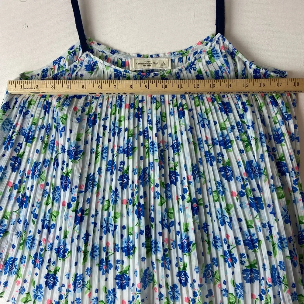 Abercrombie & Fitch Floral Adjustable Strap Floral Tank Top SzS (sku241) - Picture 3 of 8